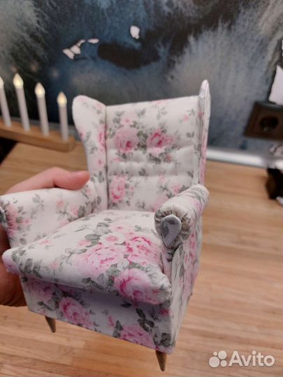 Кресло ручной работы для кукол формата 1:6