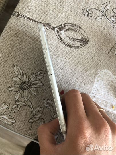 Телефон iPhone 7 128gb