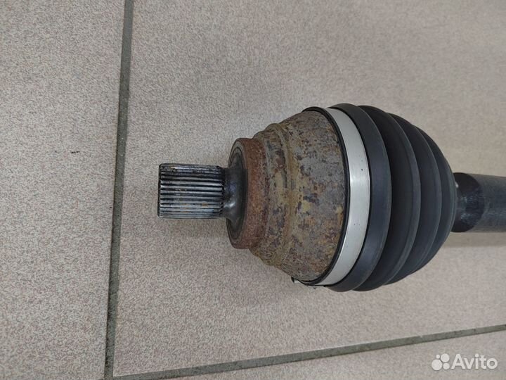 Привод передний правый VW Passat B7 1,4 МКПП