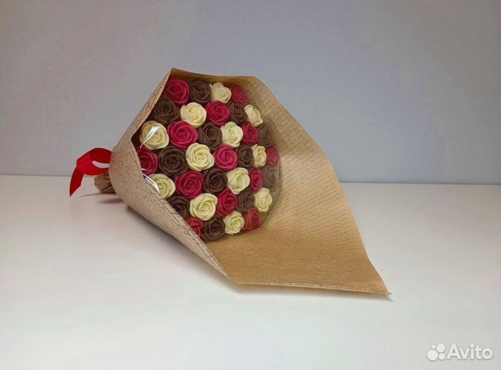Букет из 37-ми Шоколадных Роз к 14 Февраля