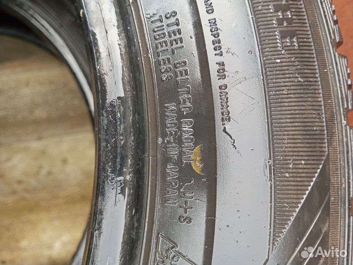 Dunlop Axiom Plus 215/60 R17