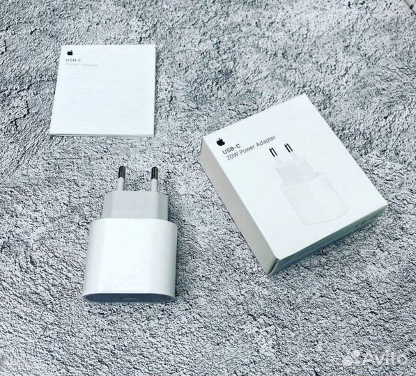 Блок зарядки iPhone