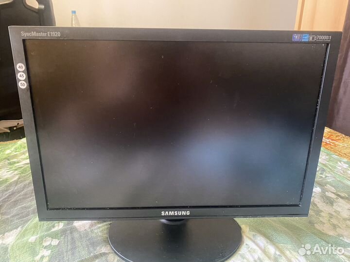 Монитор samsung