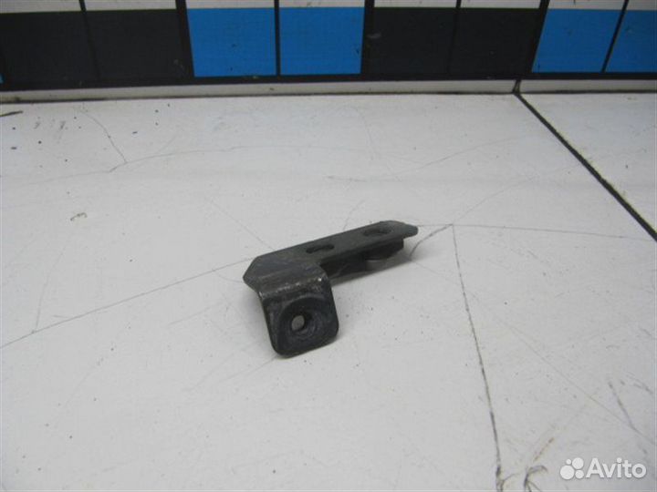 Кронштейн подножки Scania G Серия 4/2 6 поколение