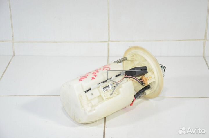 Насос топливный Toyota Sienna GSL30 3.5L 2grfe