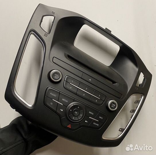 Штатная магнитола Ford Focus 3 рестайлинг с рамкой