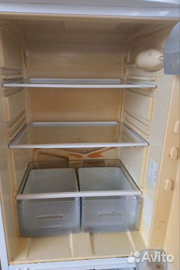 Холодильник indesit