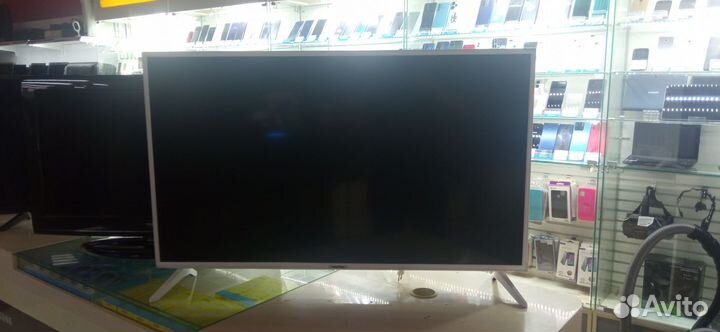 Телевизор Hartens 43