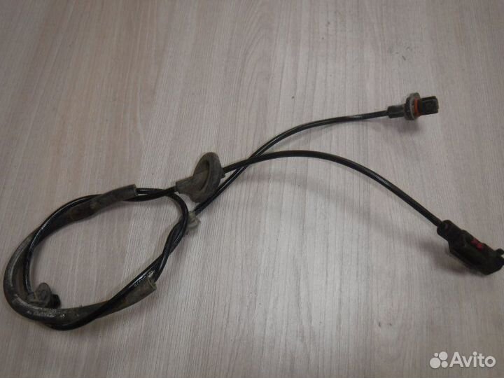 Датчик abs задний левый Mitsubishi Asx 4A92 2012