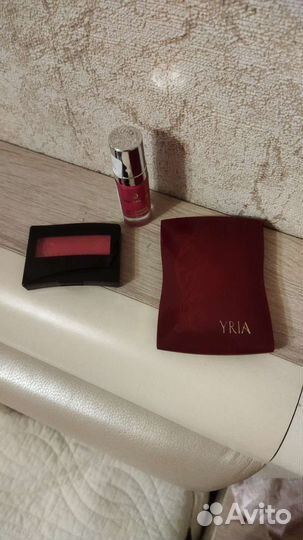 Тени для век Yves Rosher