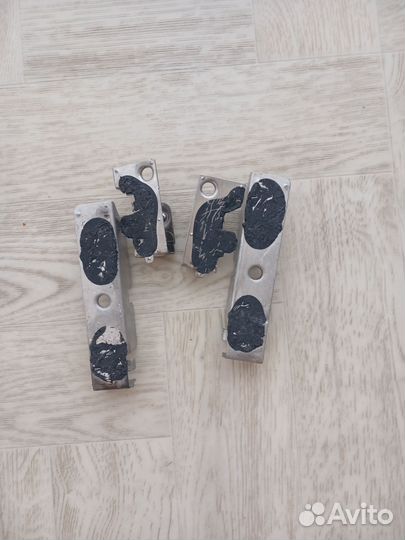 Крепления для наружного стекла духового шкафа бош