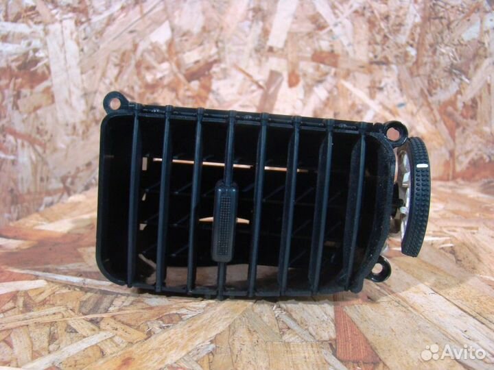 KIA RIO 2 Дефлектор воздушный в торпедо левый