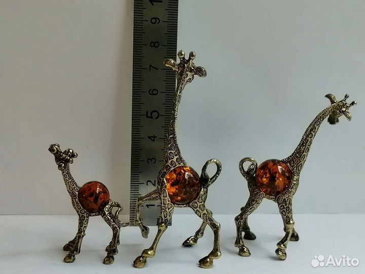 Жираф бронза янтарь