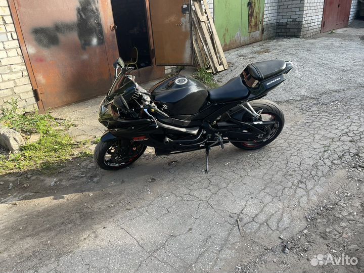 Suzuki GSX 1000 r