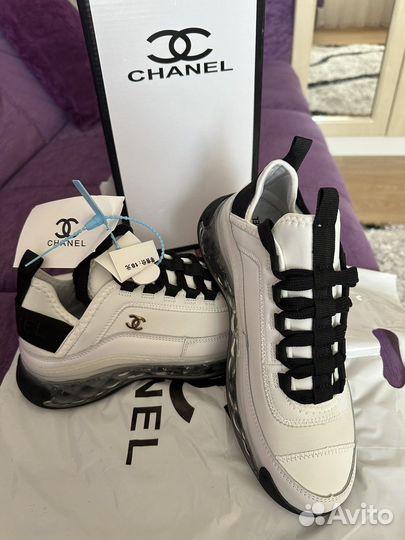 Кроссовки женские новые