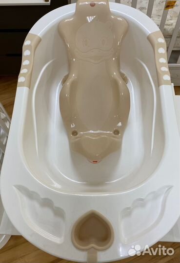 Ванна с анатомической горкой Happy Baby