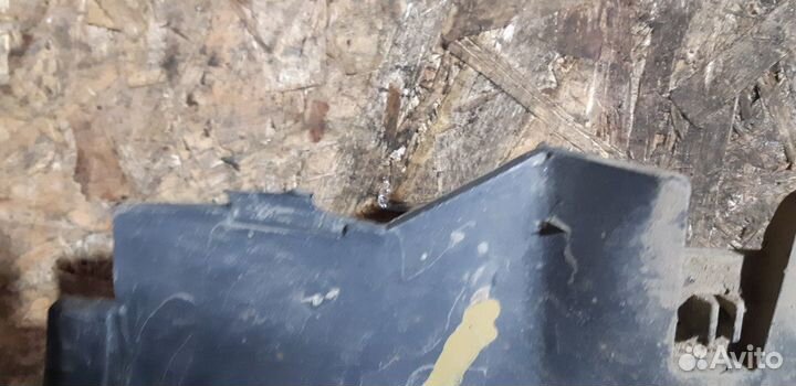 Накладка переднего крыла правого Lexus LX470 (J100