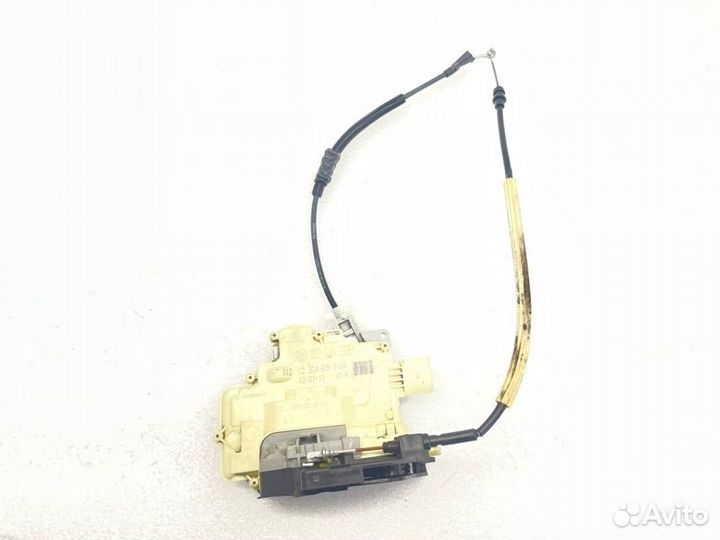 Замок двери задний правый Volkswagen Passat B7
