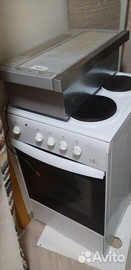 Плита электрическая с духовкой+встроенная вытяжка