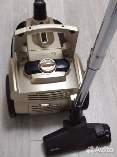 Пылесос с аквафильтром