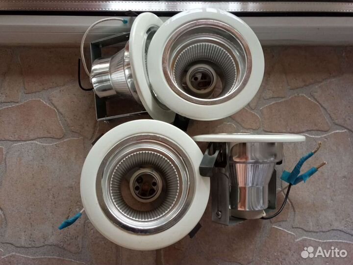 Встраиваемые потолочные светильники под лампочку