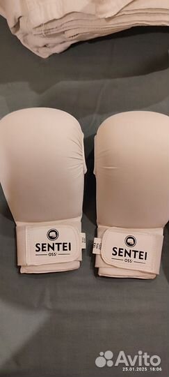 Боксерские перчатки
