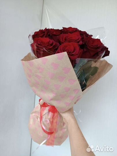 15 красных Роз в крафте