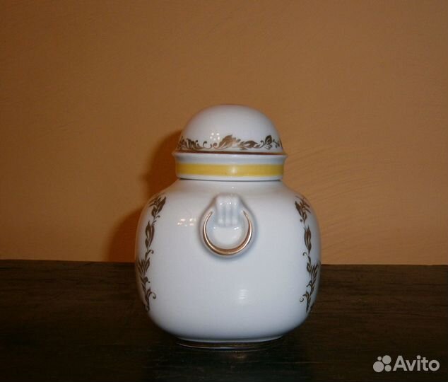 Фарфоровая чайница лфз Нева