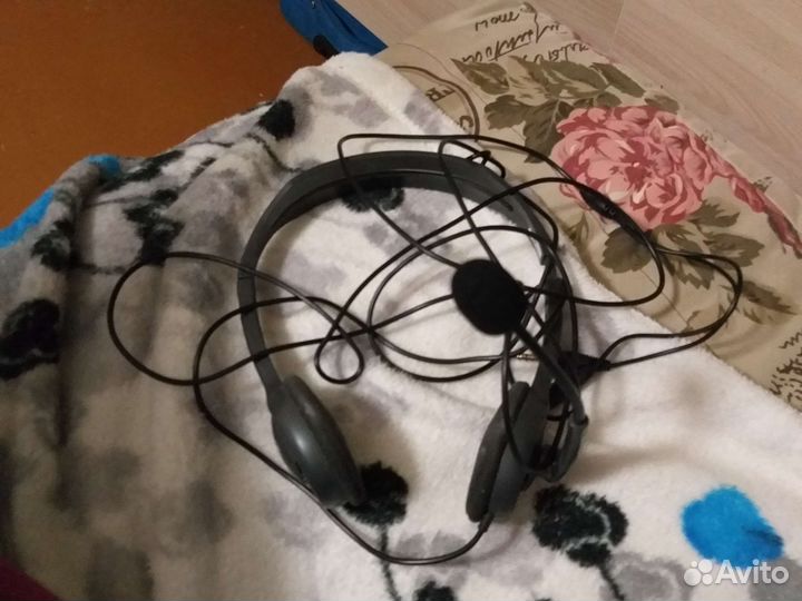 Наушники с микрофоном