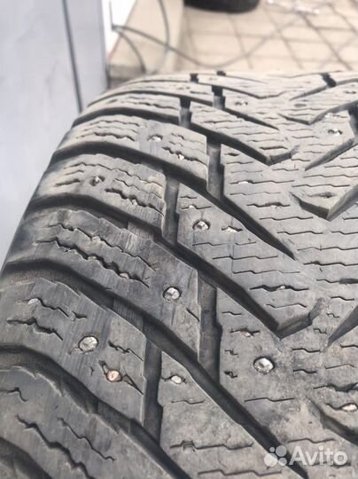 Nokian Tyres Hakkapeliitta 8 SUV 275/45 R20