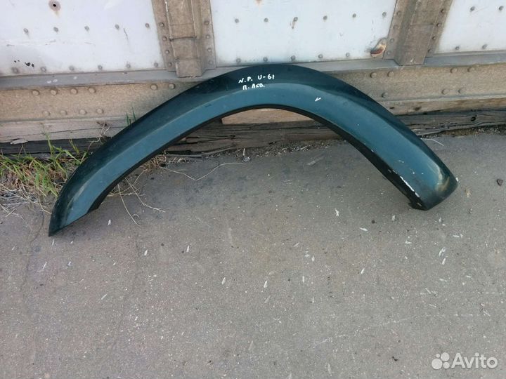 Ниссан Патрол Накладка переднего левого крыла