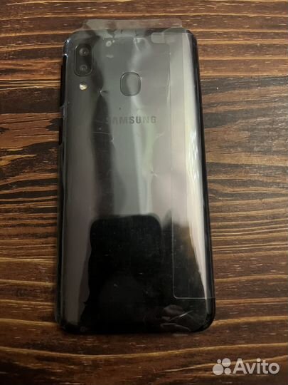 Samsung Galaxy A20e, 3/32 гб