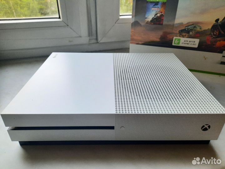 Игровая приставка Xbox One S 1TB