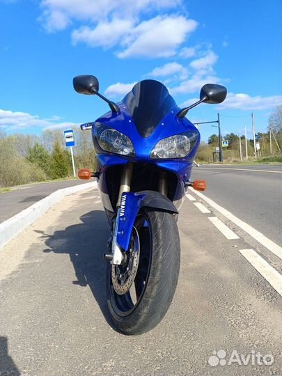 Yamaha YZF R1