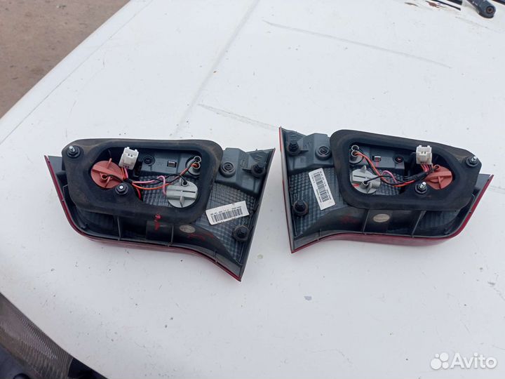 Фонари задней крышки багажника Kia Rio 3