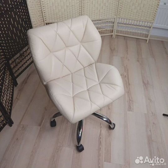 Стул ракушка премиум люкс для мастера