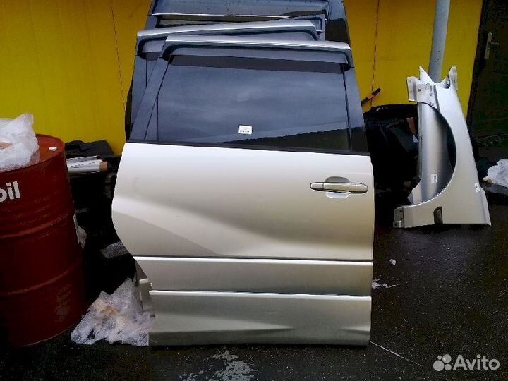 Дверь задняя правая Toyota Estima ACR40