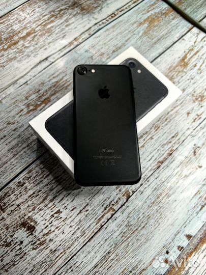 iPhone 7, 32 ГБ
