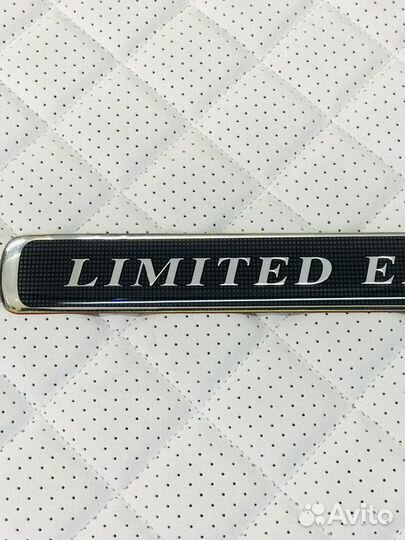 Шильдик Limited Edition на Тойоту Лэнд Крузер