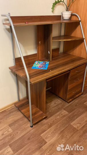 Компьютерный стол