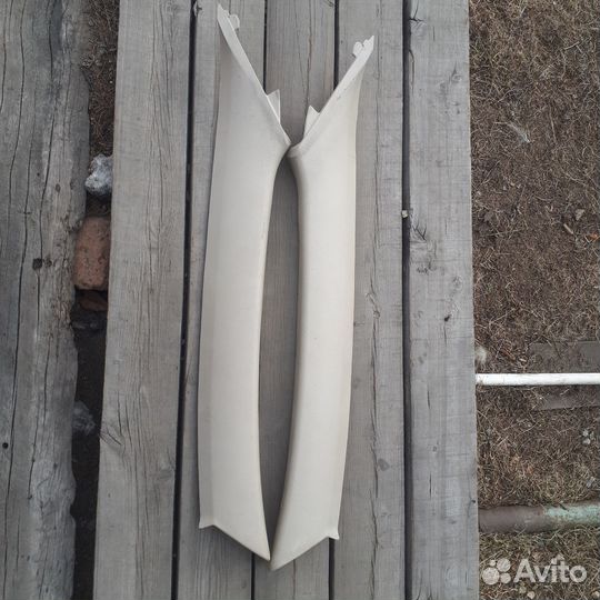 Продам передние салоные стойки на тойота королла