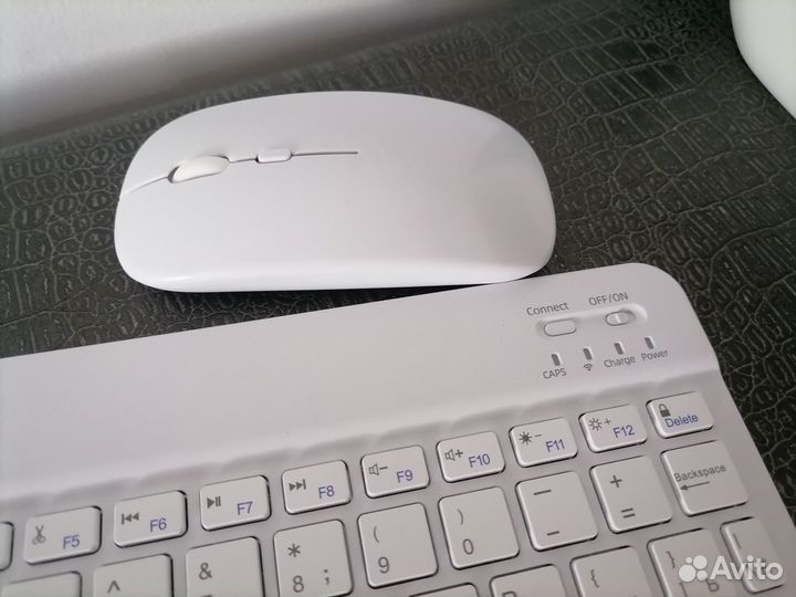 Беспроводная клавиатура и мышь