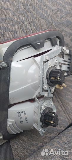 Фонарь крышки багажника mercedes 210