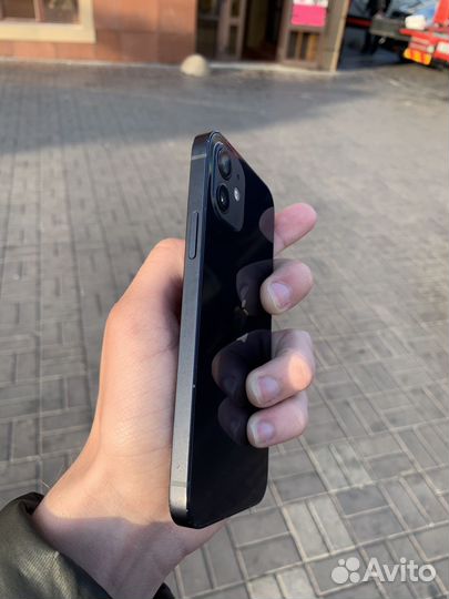 iPhone 12, 64 ГБ