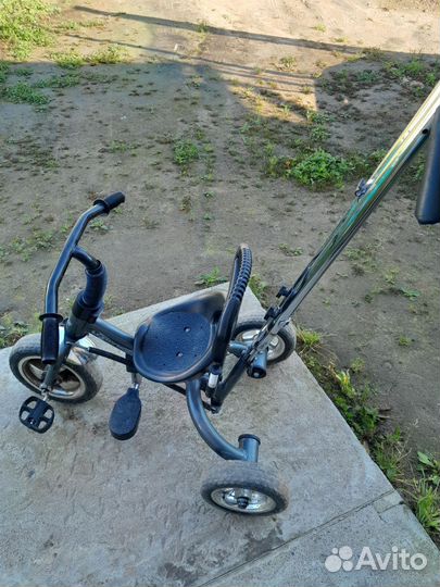 Трёхколёсный велосипед с ручкой