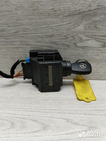 Замок зажигания с ключом Mercedes E-Class W211