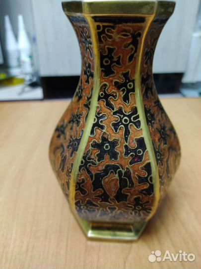 Латунная ваза