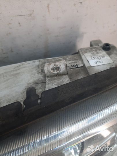 Фара передняя левая Skoda Octavia хэтчбэк 5 дв