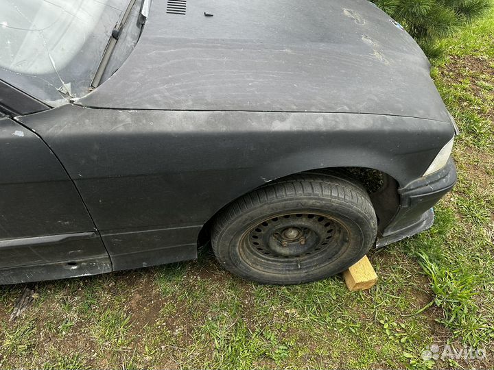 Пластиковые крылья bmw e36