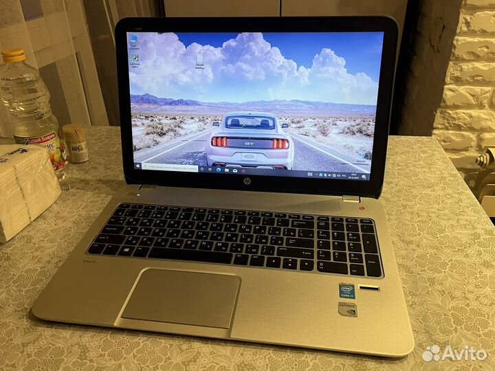 Ноутбук HP i7 8потоков gt 750M 8gb ssd